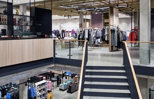 Gateway Gardens Plaza Frankfurt, 4000 m² und Treppe Rheobond 007 geschliffen auf Rheorapid